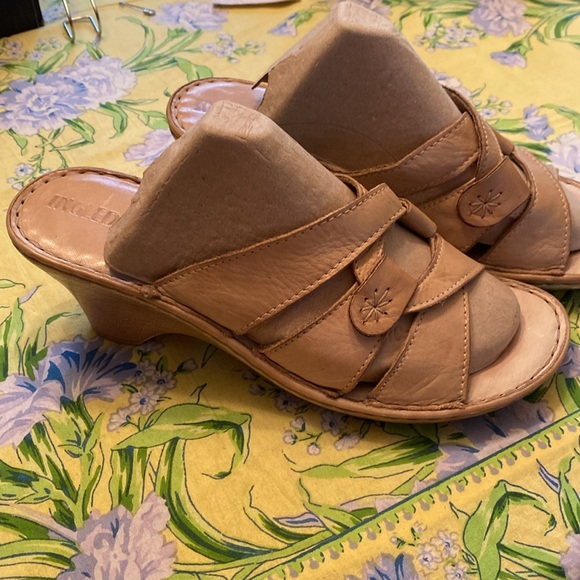 Ingledews Leather Slip Ons - Picture 2 of 3